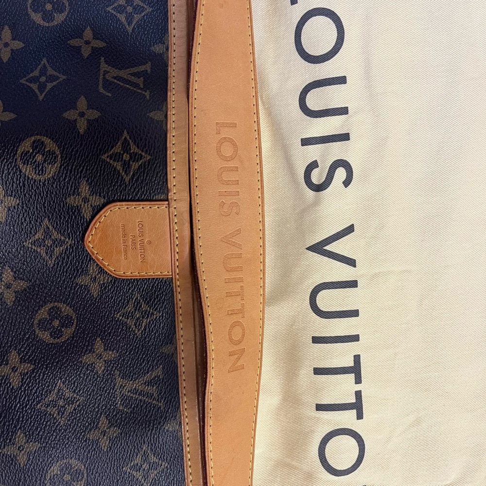 Louis Vuitton Delightful GM Monogram Large Tote
Priced to sell - Picture 16 of 17